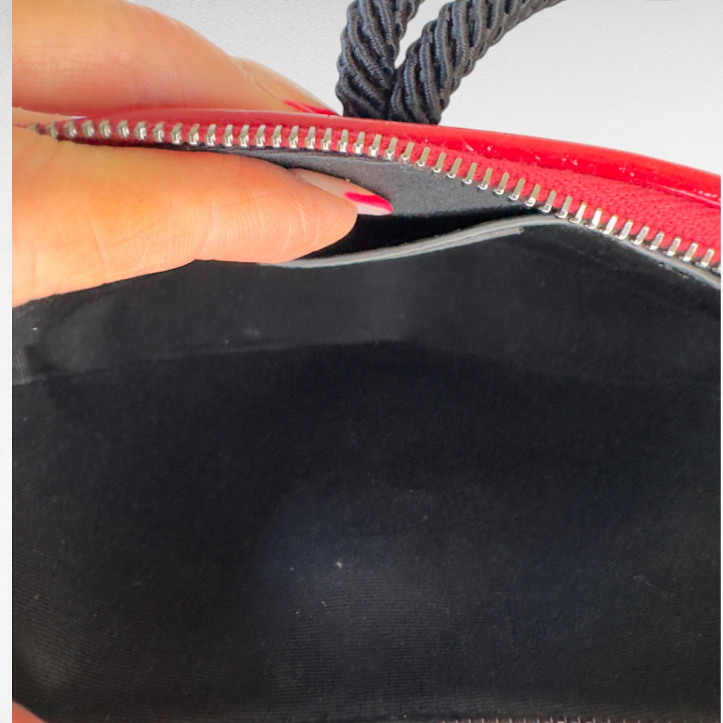 saint laurent : heart clutch