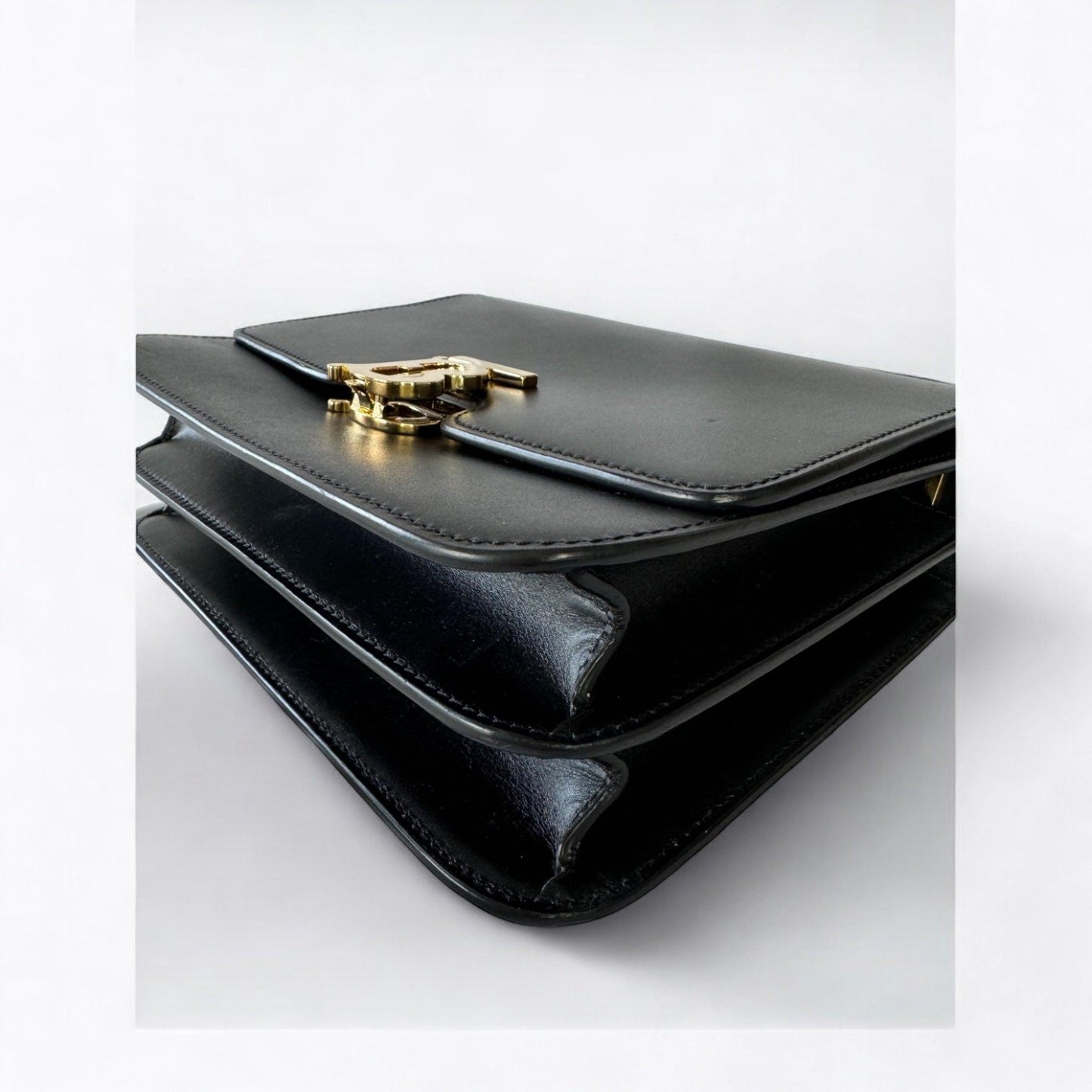 Burberry TB Medium - The Dream Bag Co