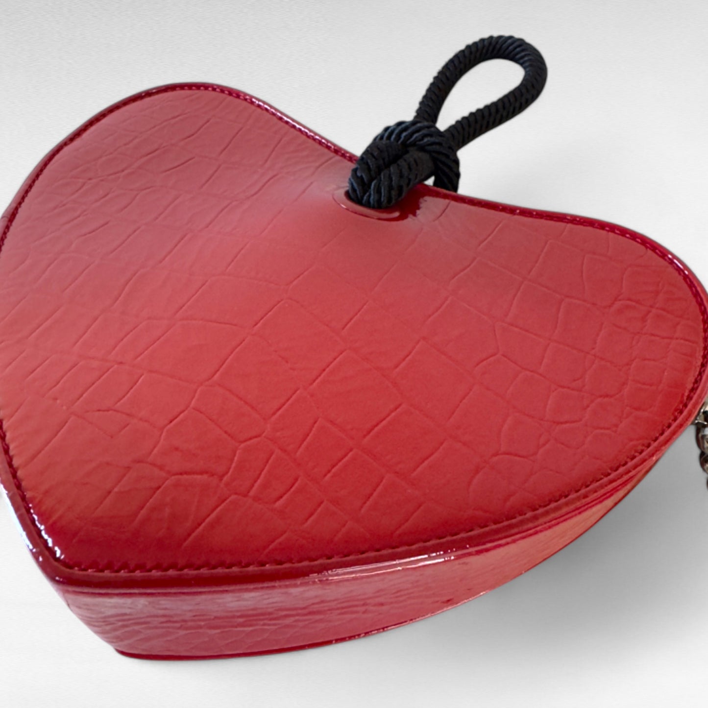saint laurent : heart clutch