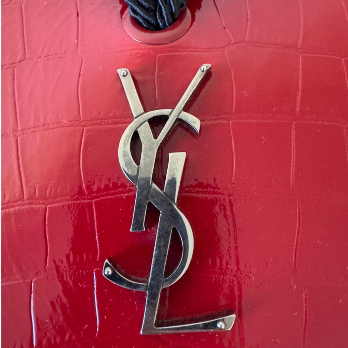 saint laurent : heart clutch