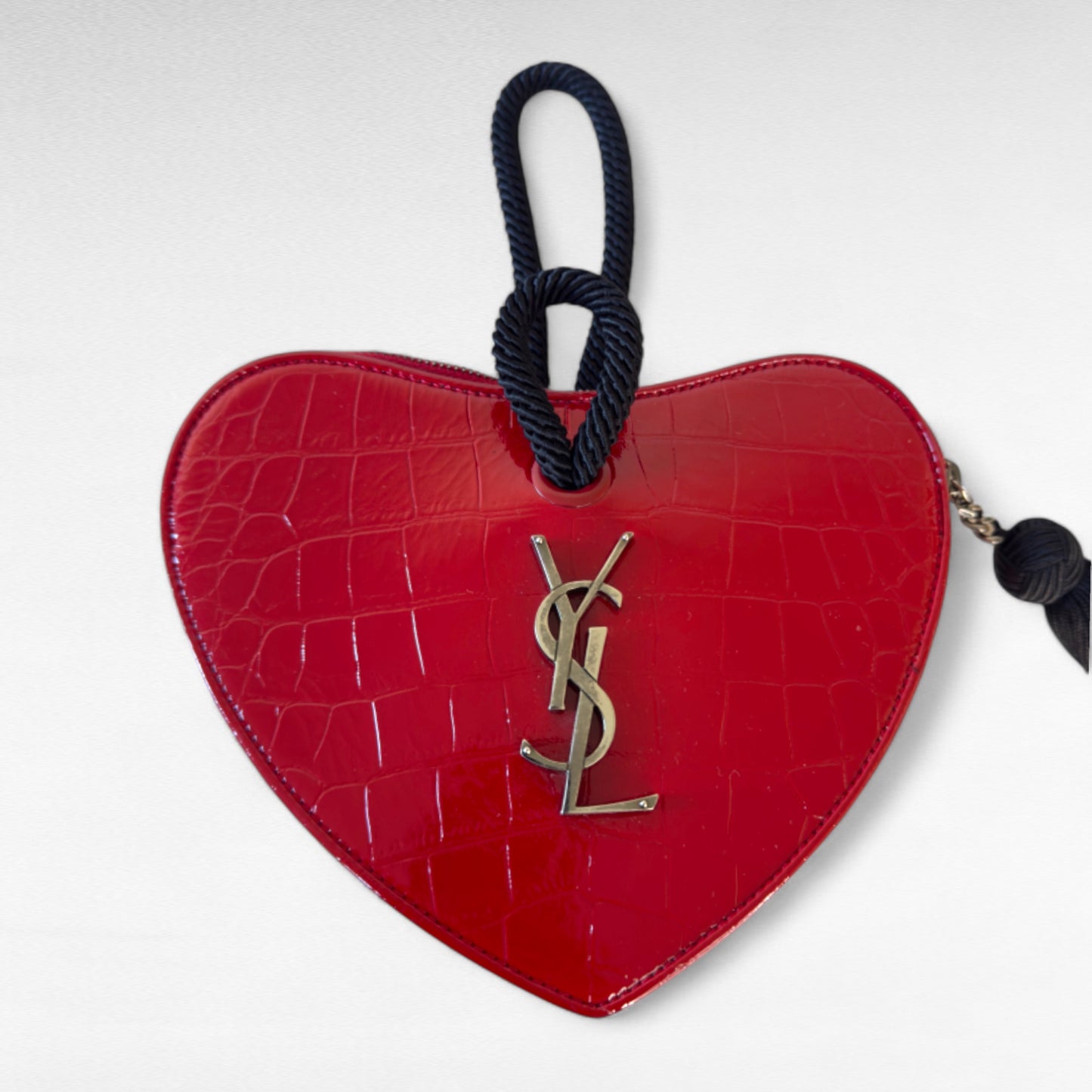 saint laurent : heart clutch
